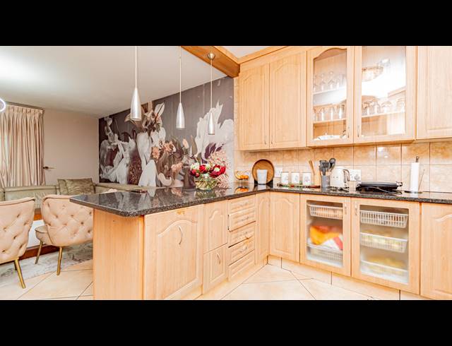 3 BEDROOM TOWNHOUSE FOR SALE IN ELANDSHAVEN